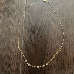 18k gold elegant necklace- excellent condition